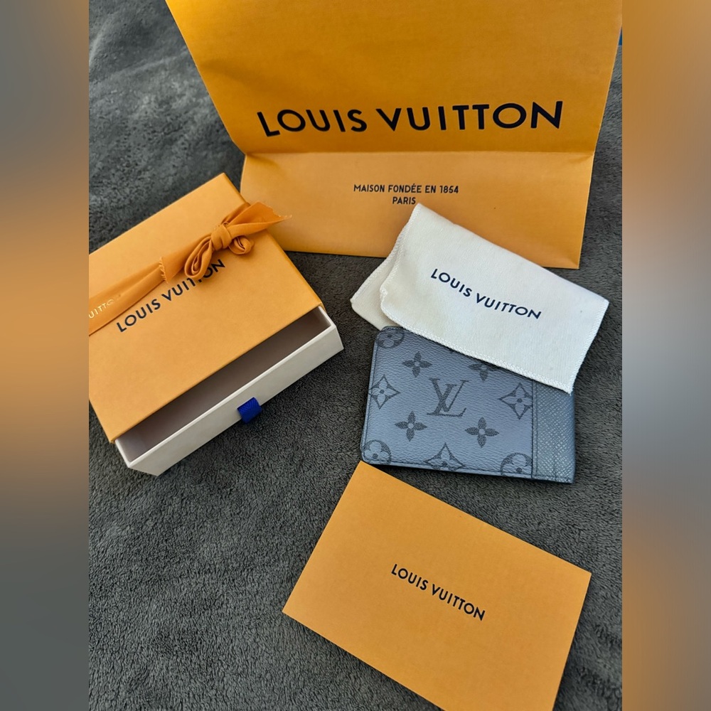Louis Vuitton multiple wallet